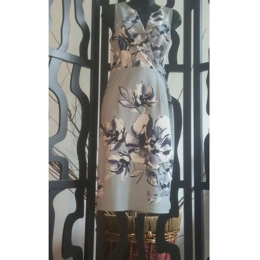 London Times Sleeveless Floral print Dress